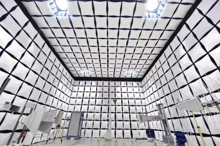 Какво е EMC? Емисии и имунитет